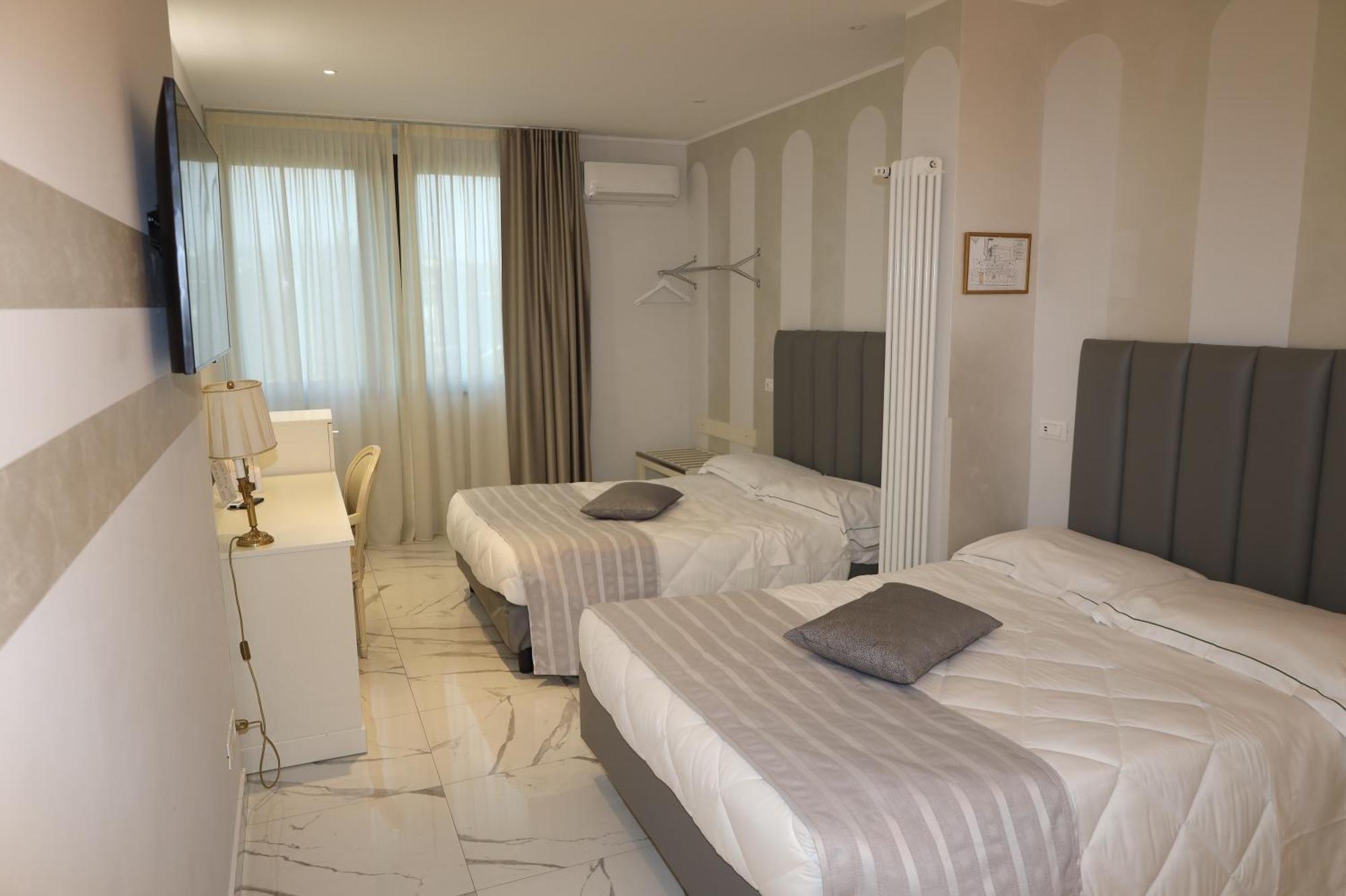 Hotel Ristorante Continental Osio Sotto Eksteriør billede