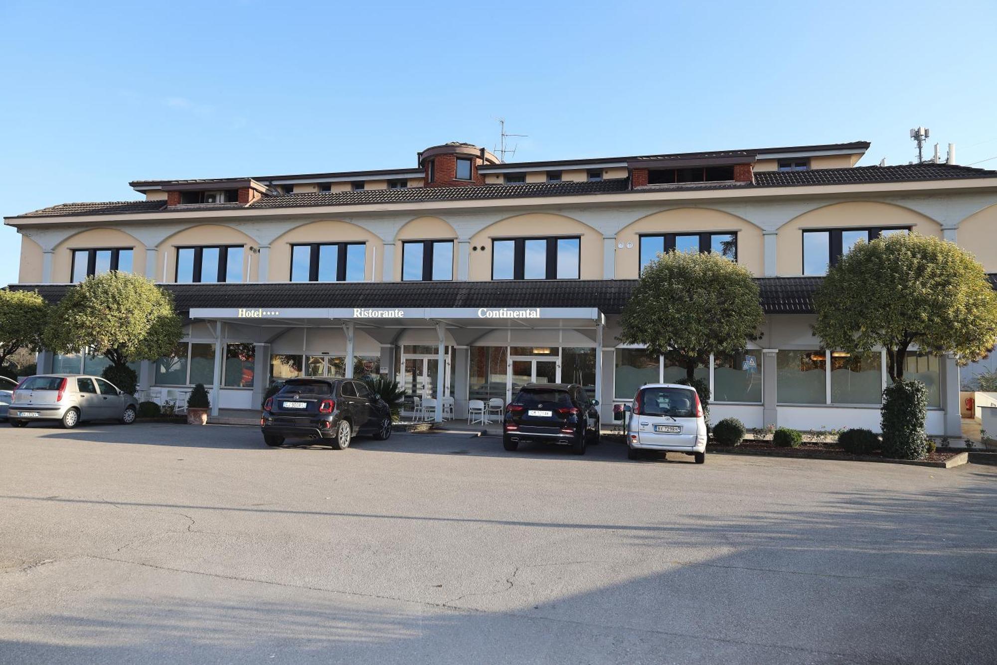 Hotel Ristorante Continental Osio Sotto Eksteriør billede